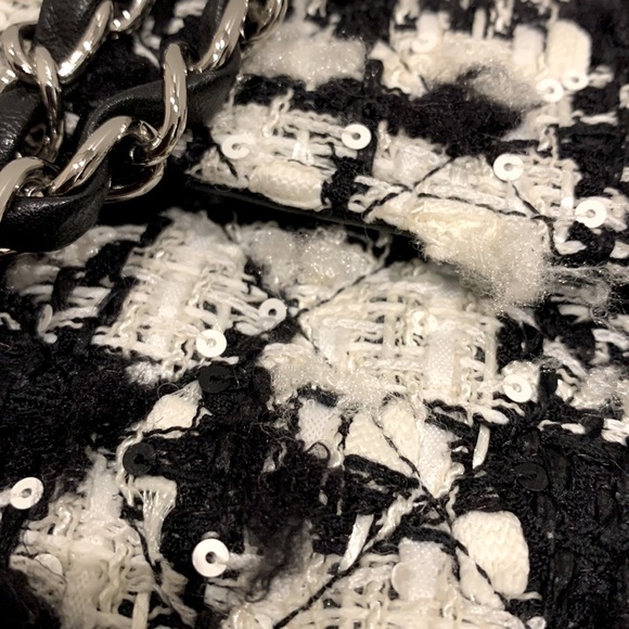 CHANEL 🖤 RARE Black White Tweed Sequins Houndstooth Quilted 2.55 Double Flap Bag - Picture 10 of 16